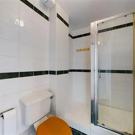 Eyre Square Double Homestay szállás *